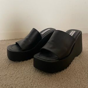EUC Steve Madden Platform sandals